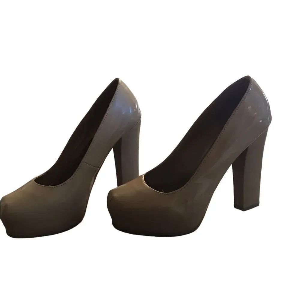 Bamboo chunky block women sculpted round toe pumps excellent condition size 7.5